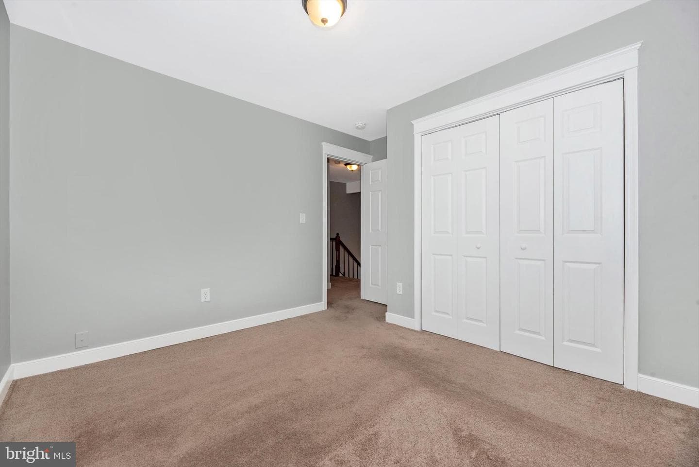 605 Knightsbridge Drive photo 22