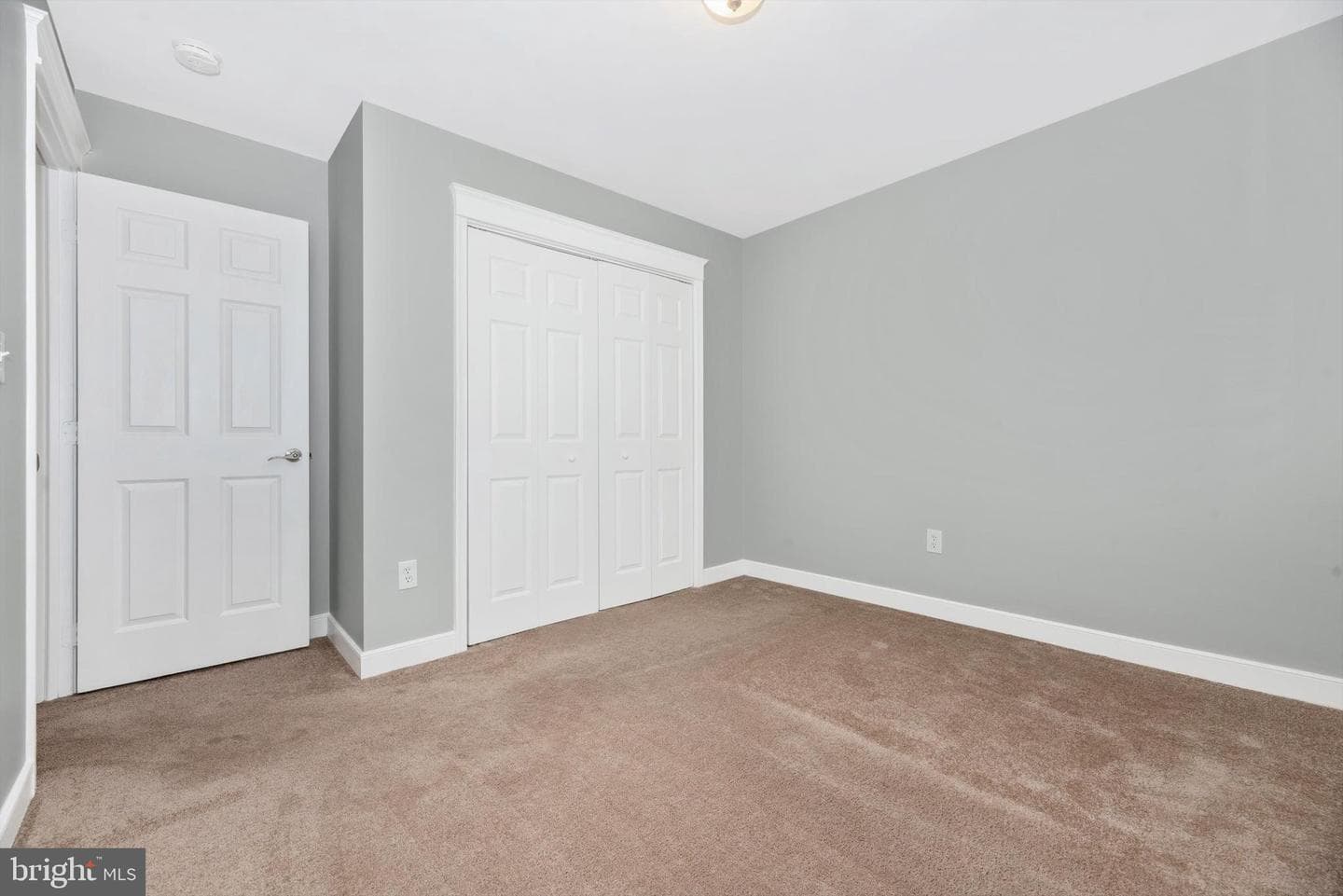 605 Knightsbridge Drive photo 23