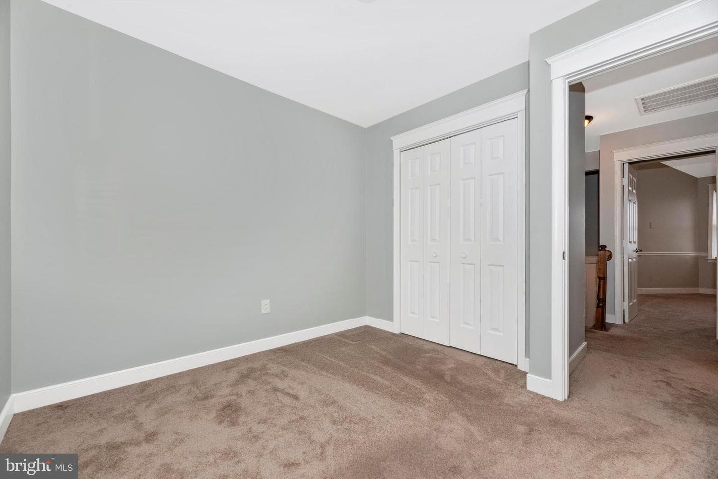605 Knightsbridge Drive photo 25
