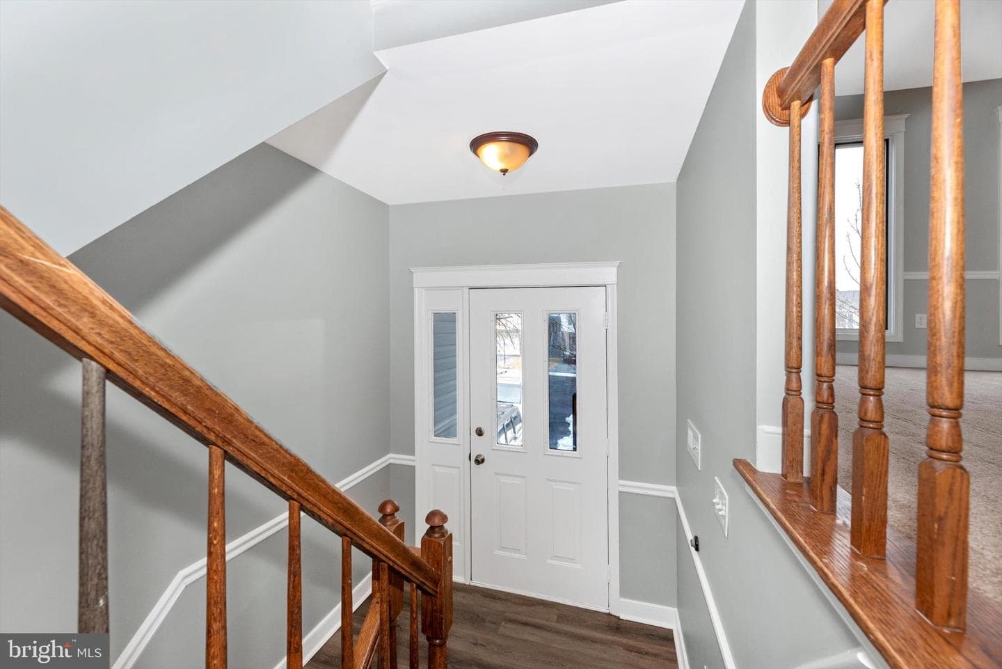 605 Knightsbridge Drive photo 3