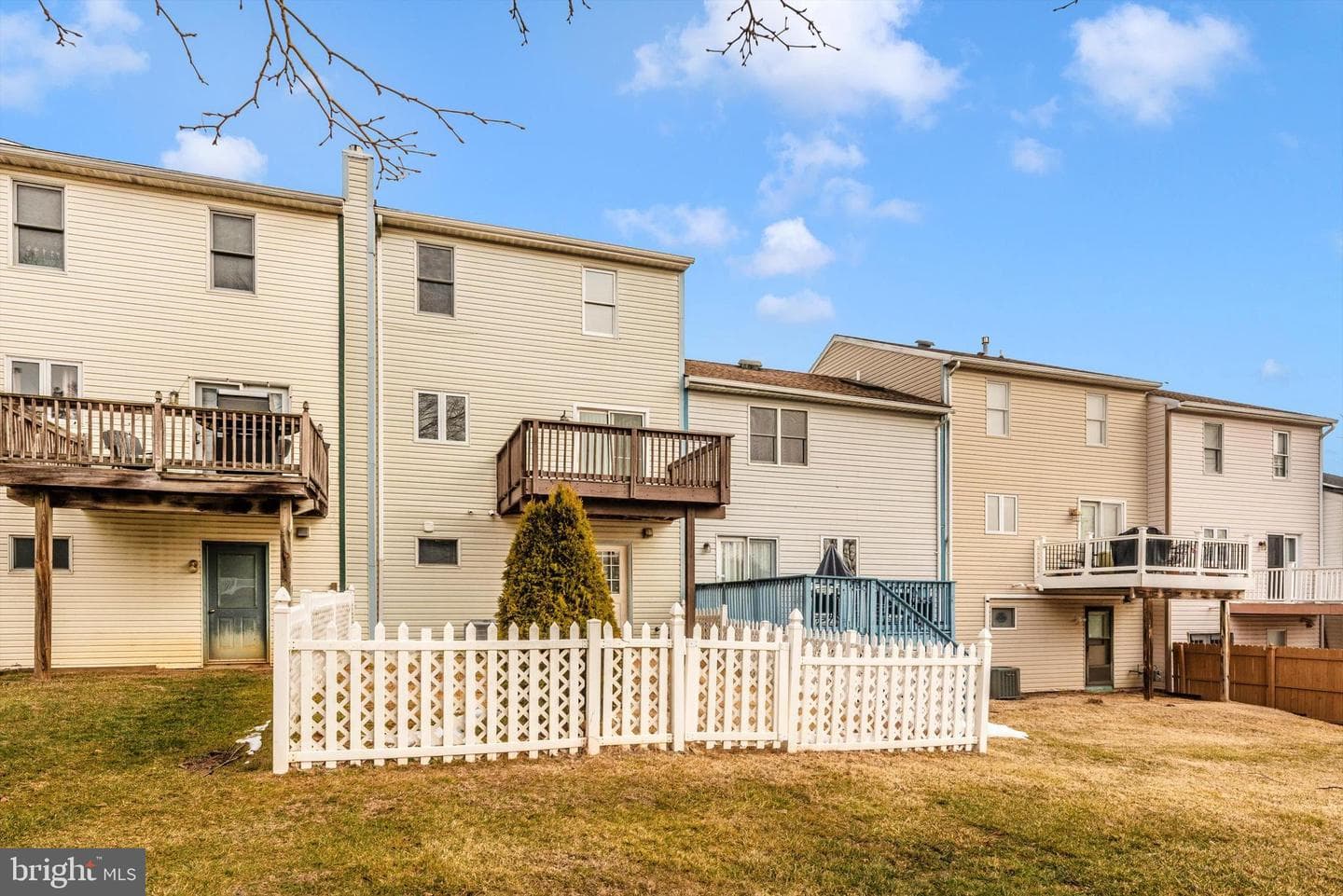 605 Knightsbridge Drive photo 33