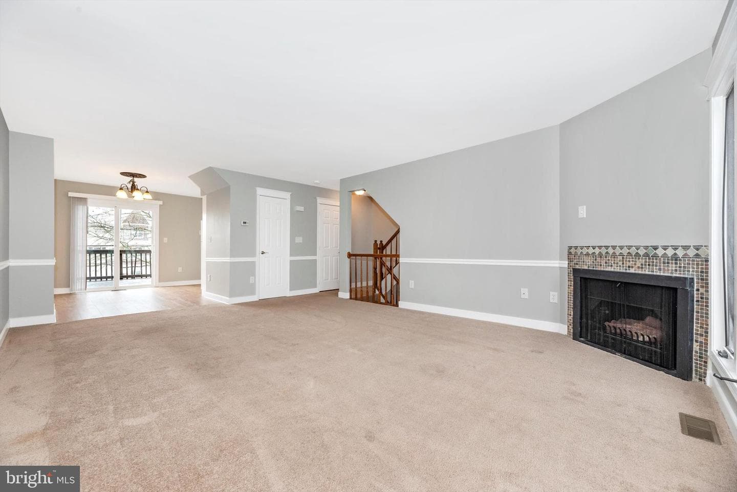 605 Knightsbridge Drive photo 8
