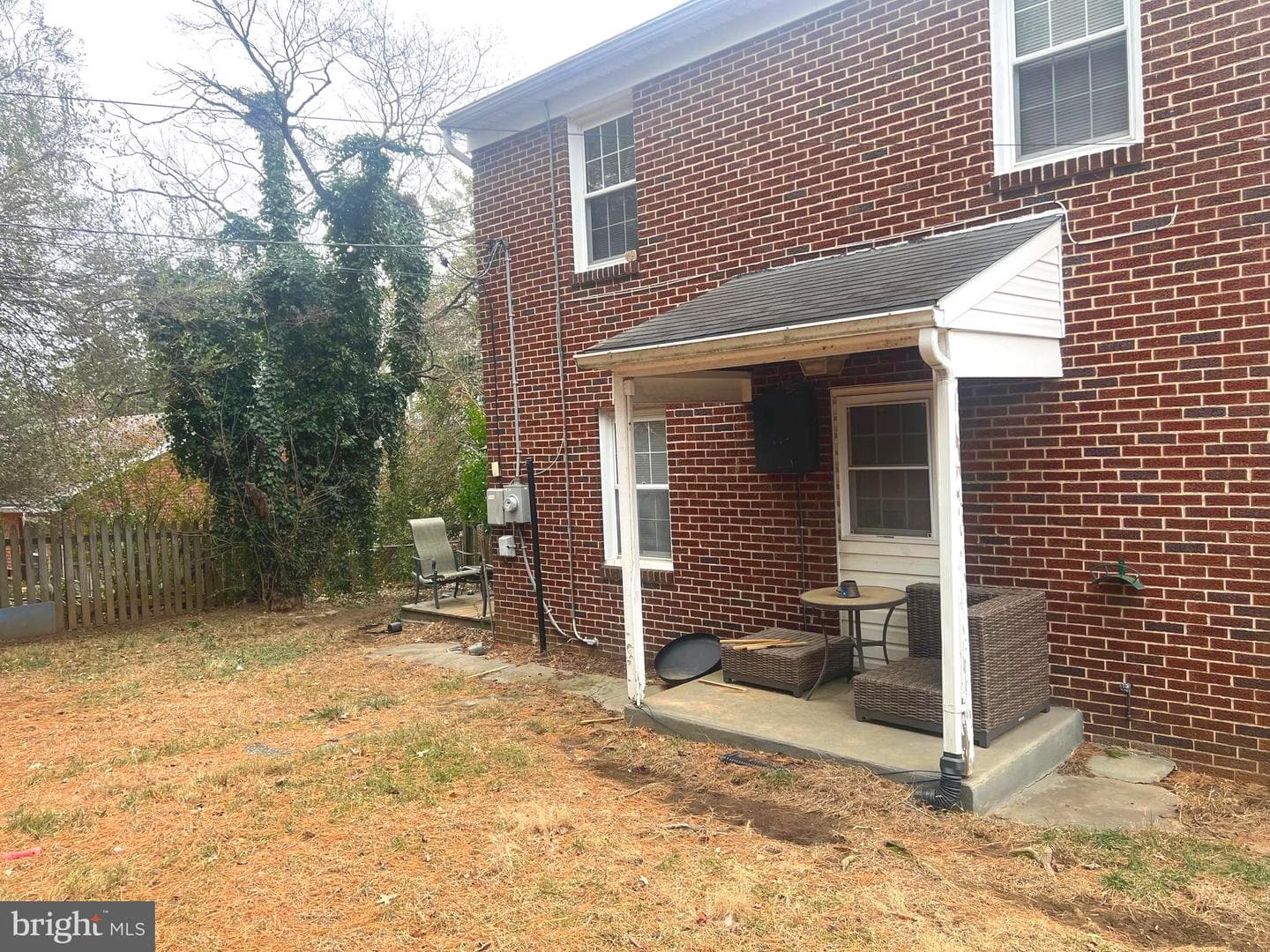 953 View Street photo 4