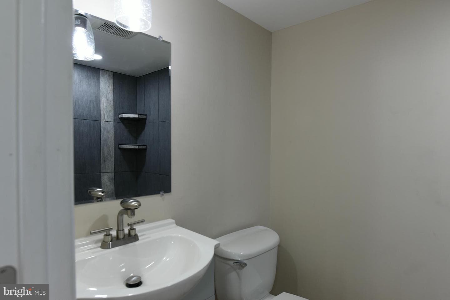 70 Nottingham Road photo 12