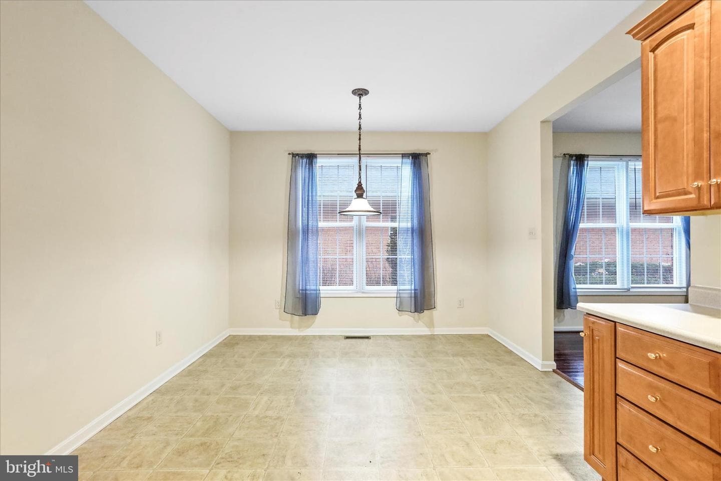 624 Trafalgar Drive photo 22
