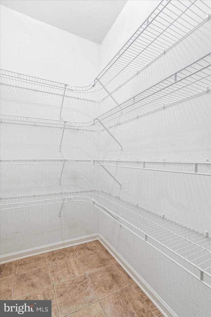 624 Trafalgar Drive photo 23