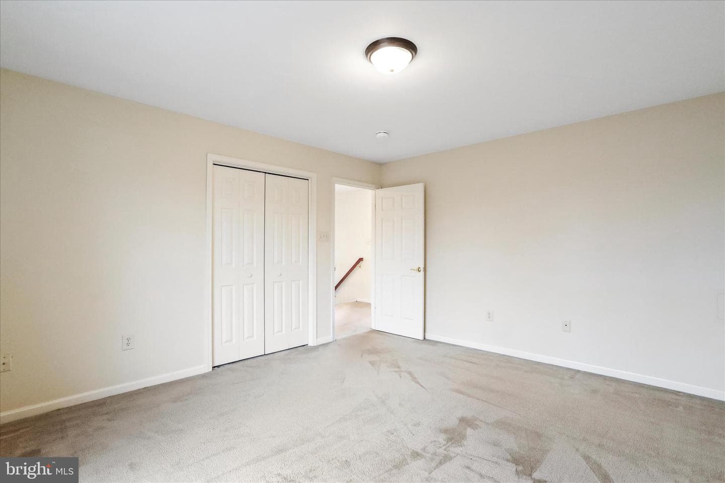 624 Trafalgar Drive photo 32