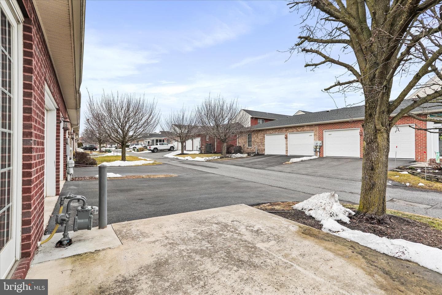 624 Trafalgar Drive photo 36