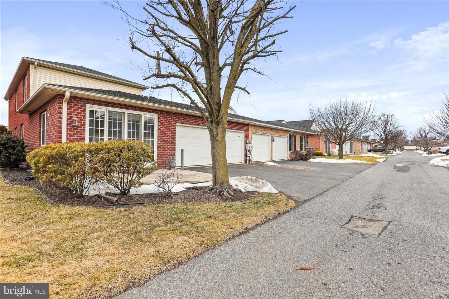 624 Trafalgar Drive photo 38