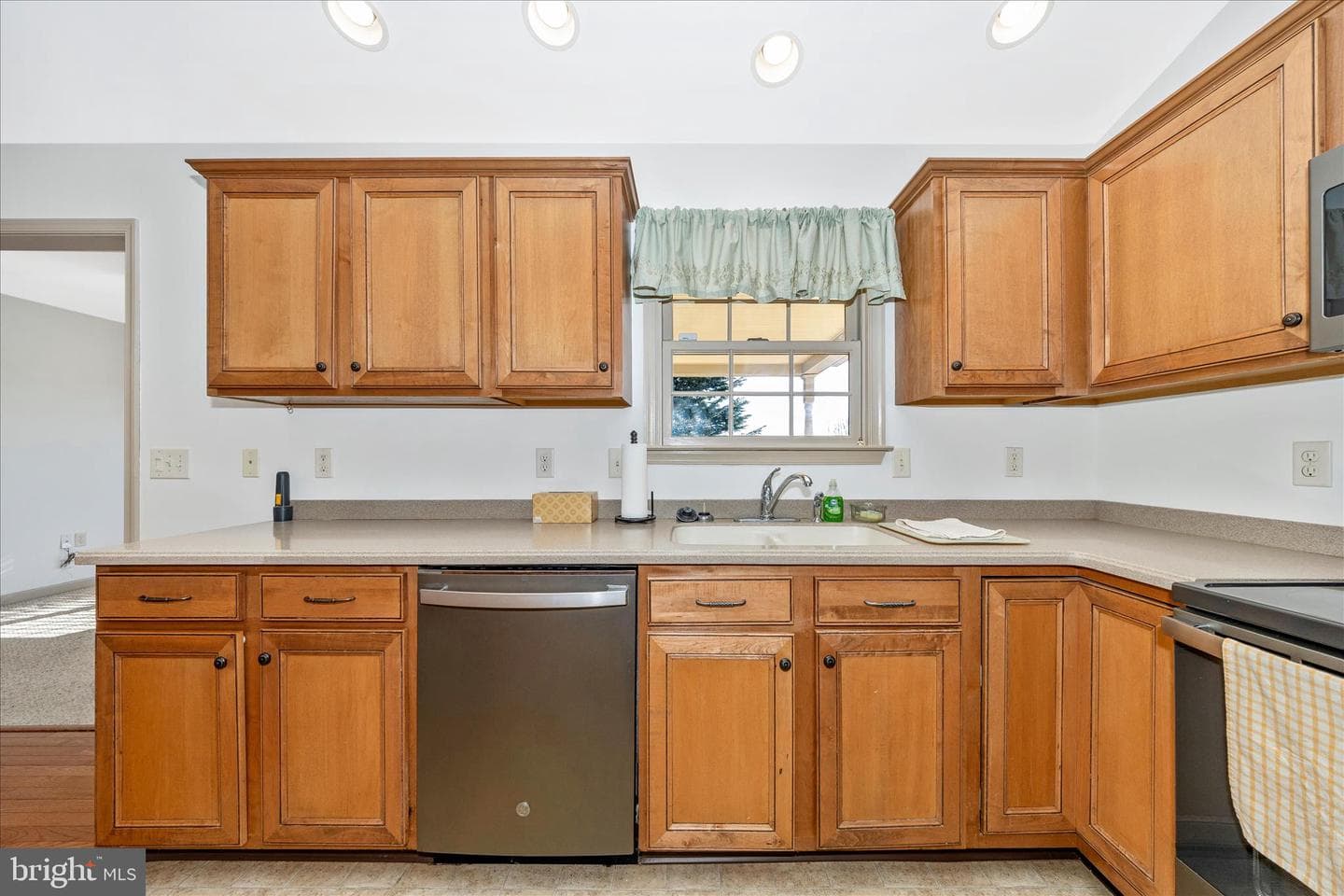 223 Montclair Court photo 14