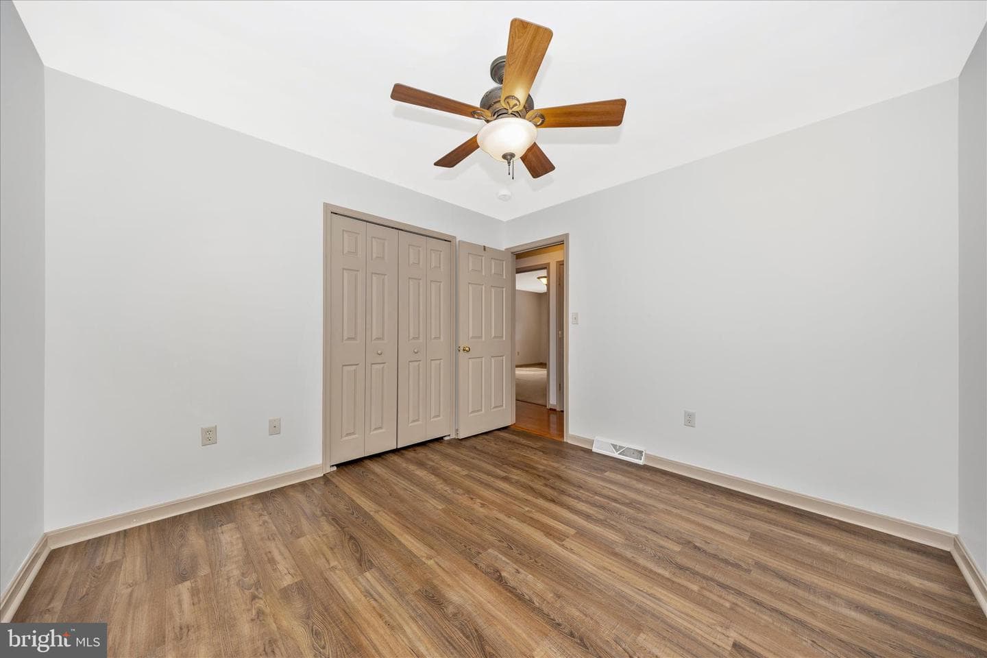223 Montclair Court photo 28
