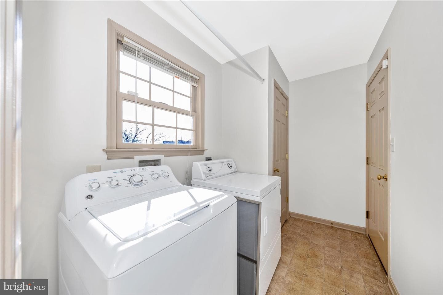 223 Montclair Court photo 29