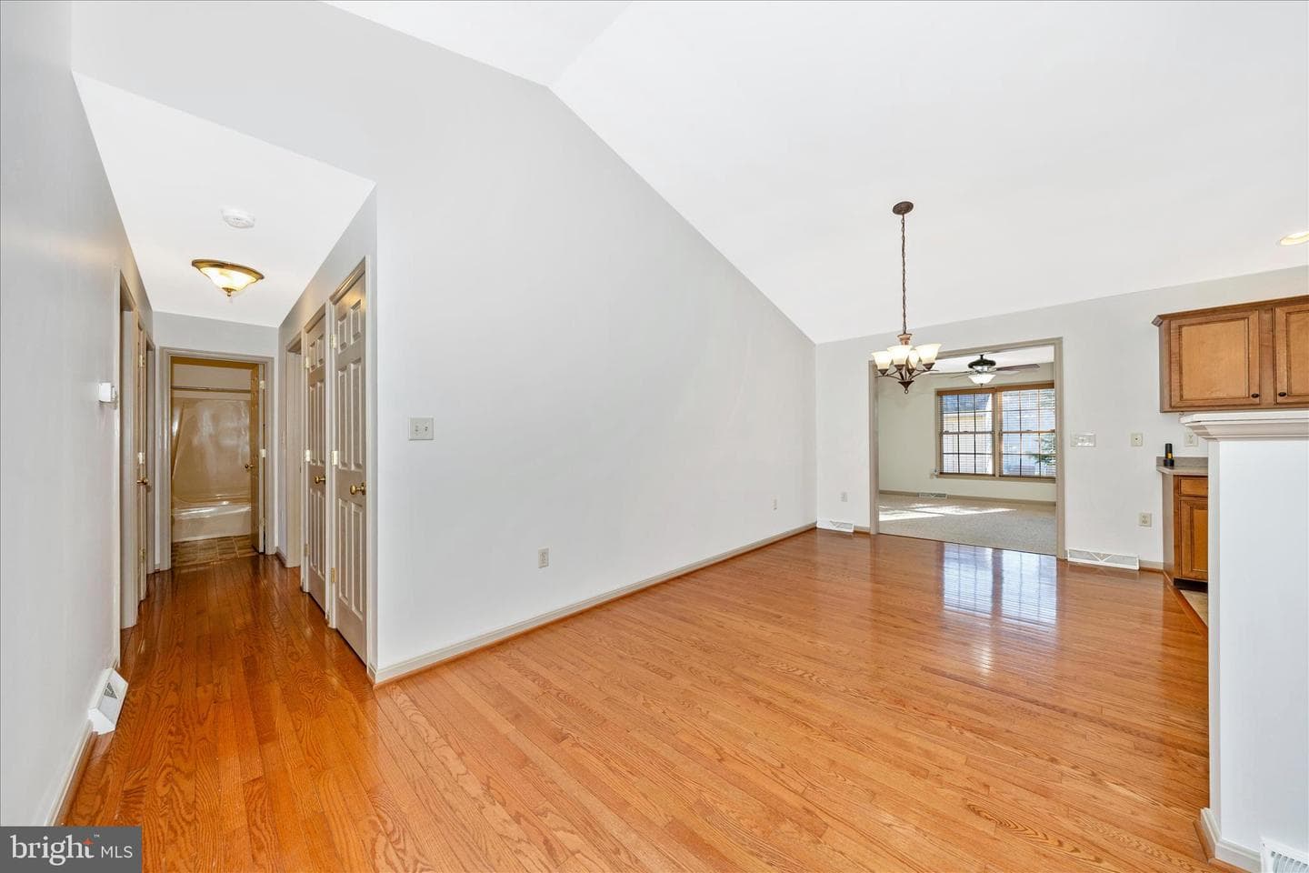 223 Montclair Court photo 7