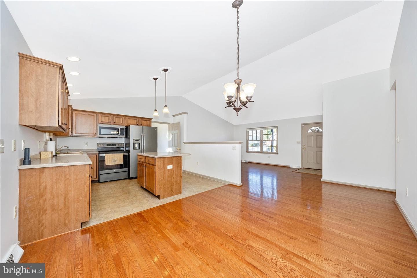 223 Montclair Court photo 9