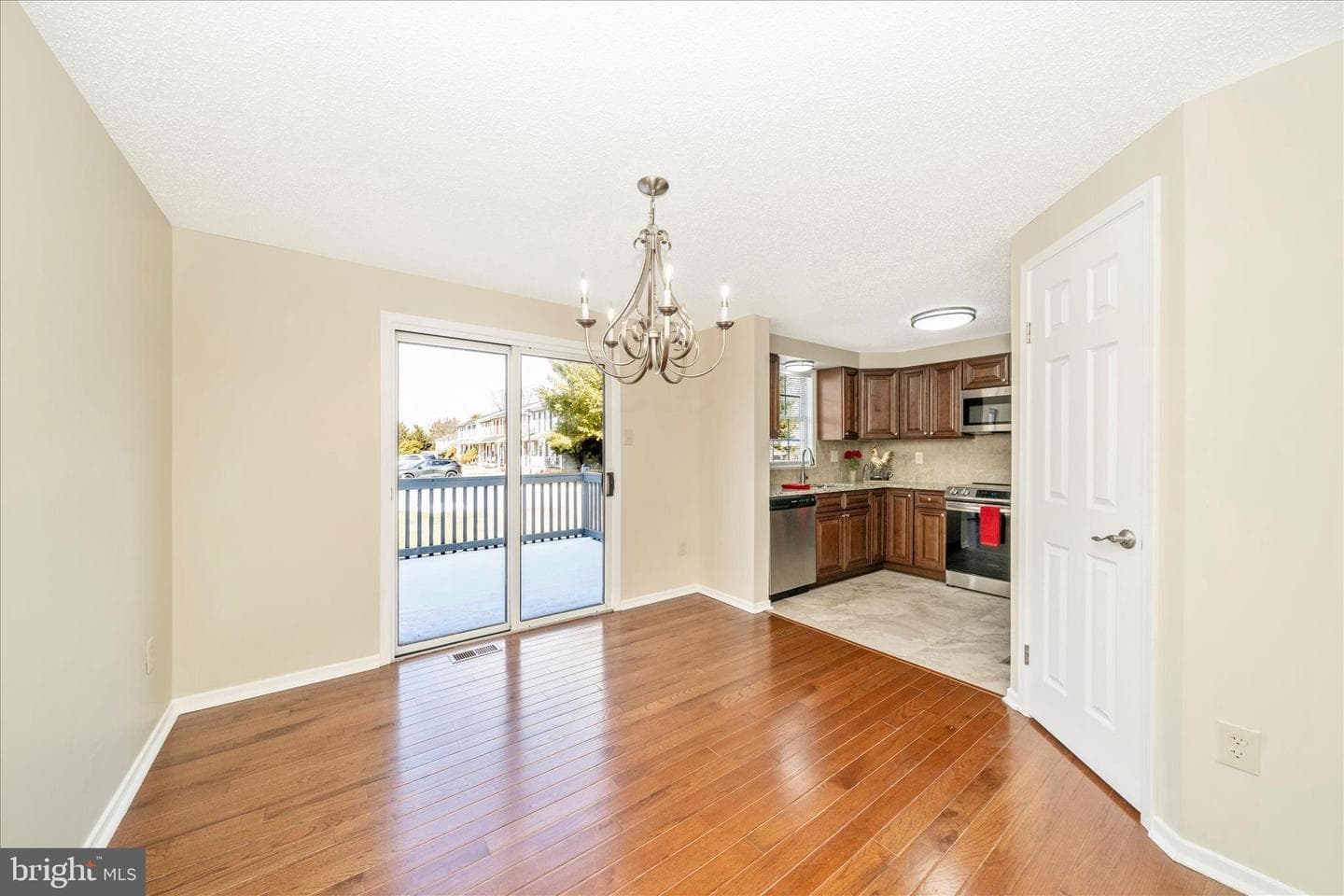 111 Tulip Court photo 10