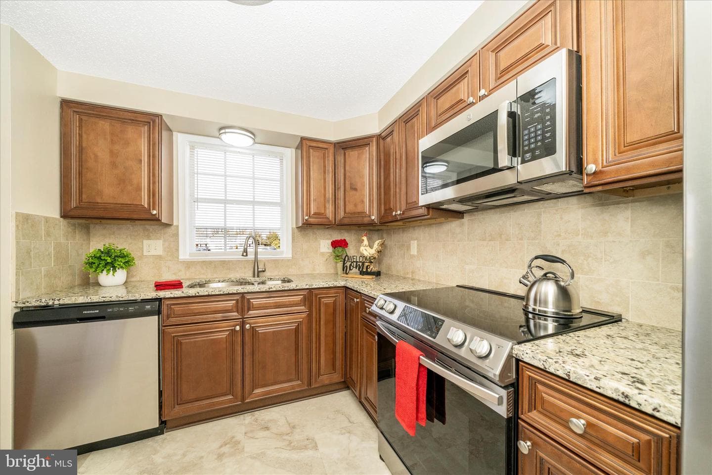 111 Tulip Court photo 14