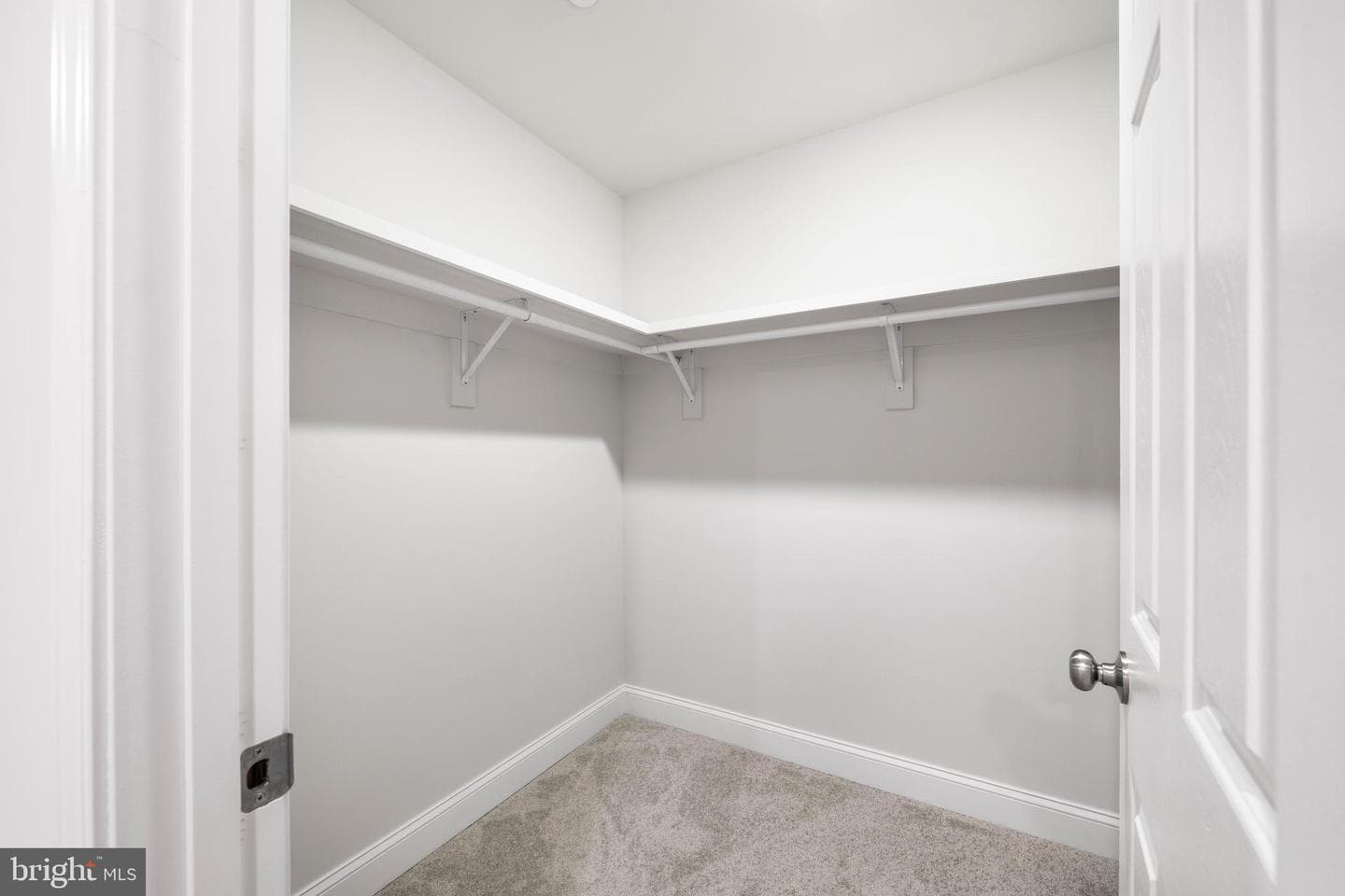 492 Mitchell Avenue photo 11