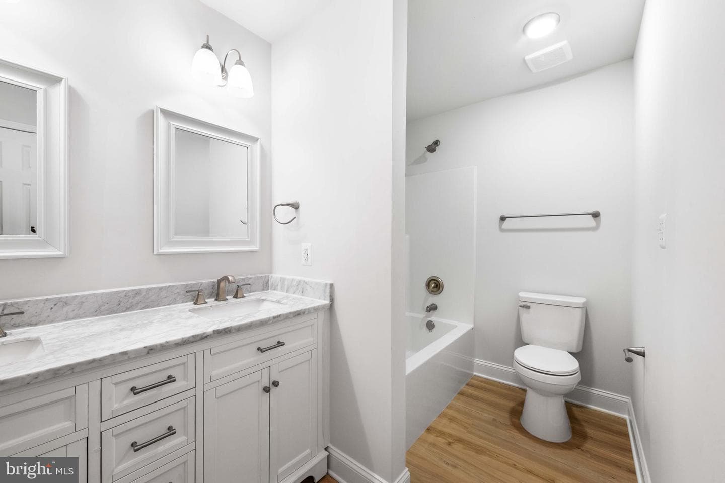 492 Mitchell Avenue photo 13