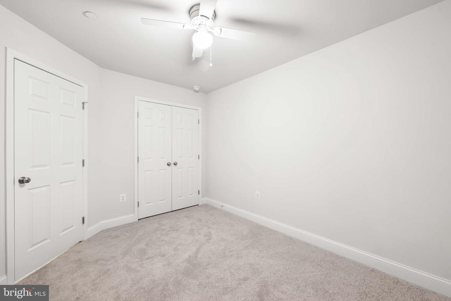492 Mitchell Avenue photo 17