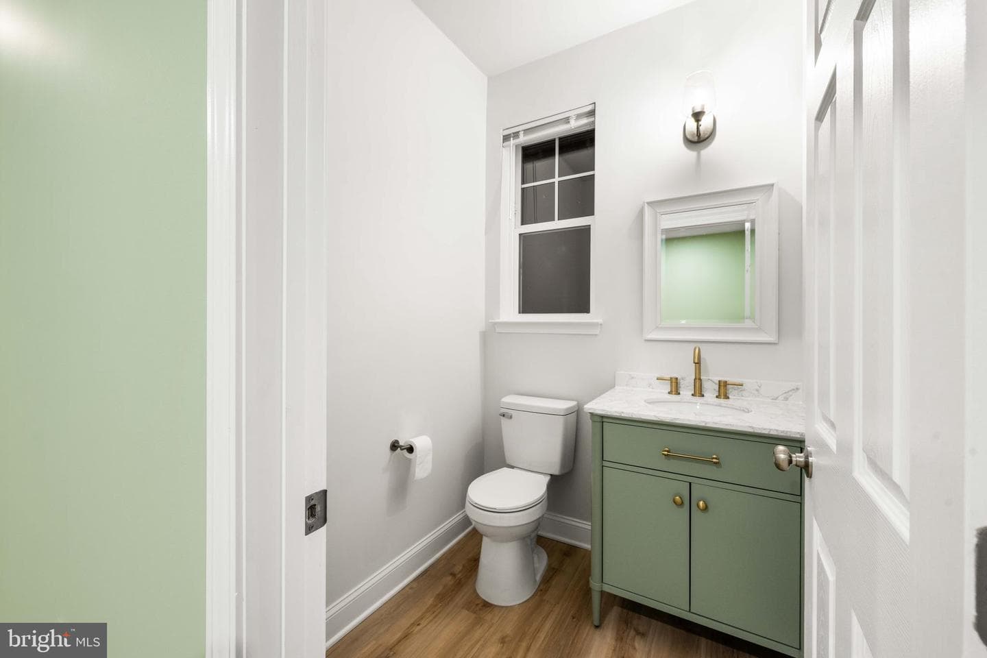 492 Mitchell Avenue photo 4