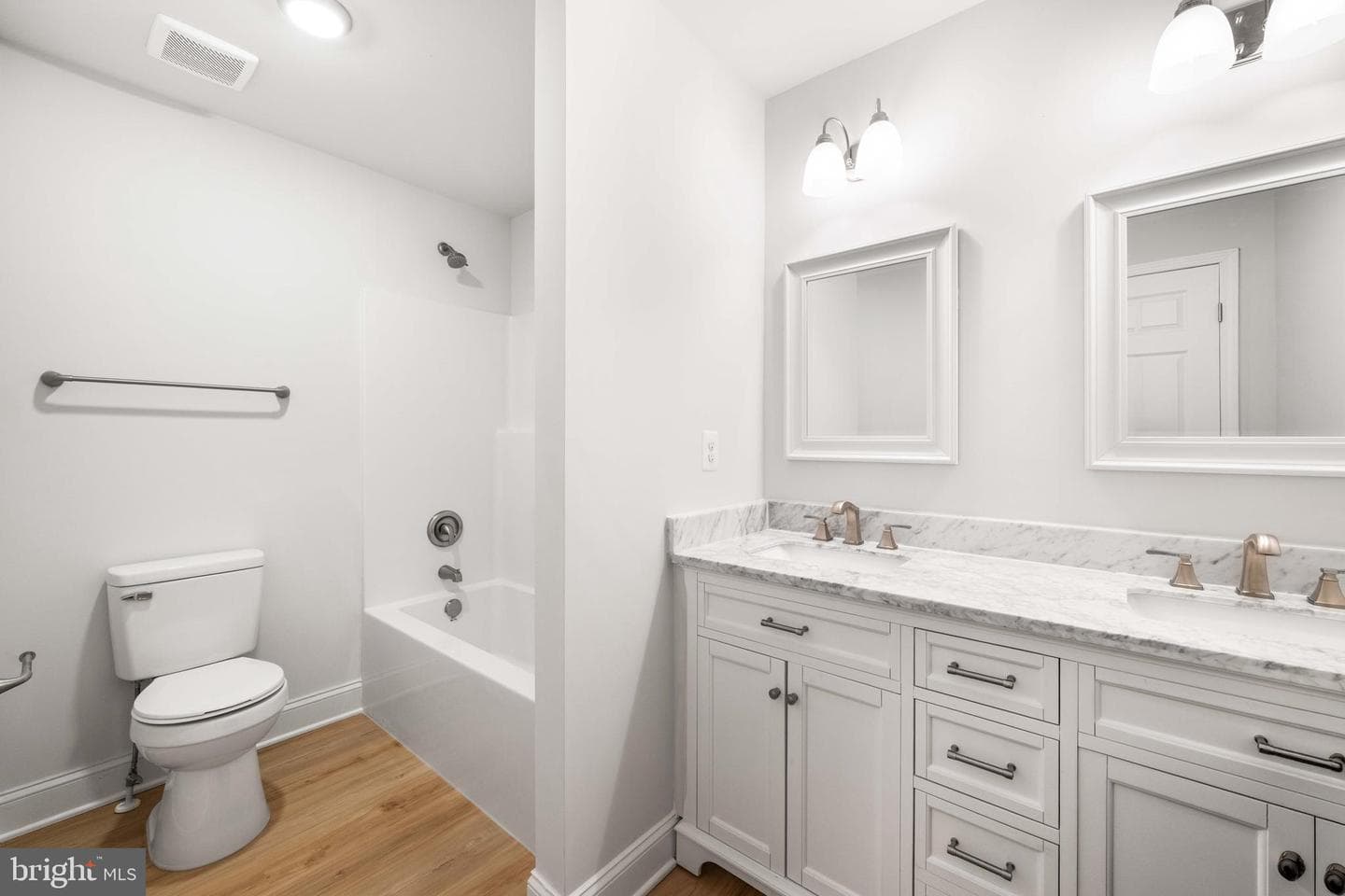 490 Mitchell Avenue photo 13