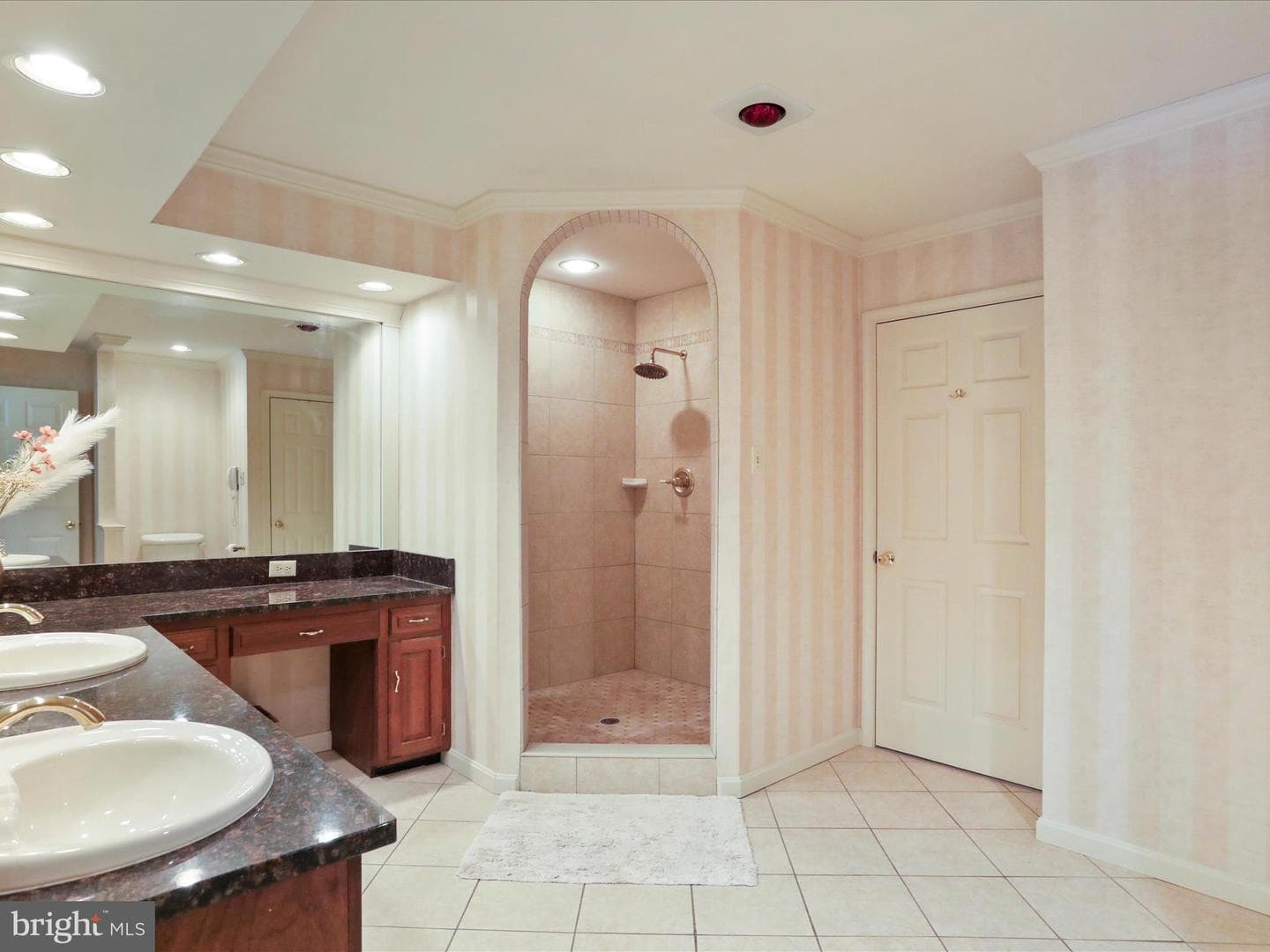 11025 Eastwood Drive photo 32