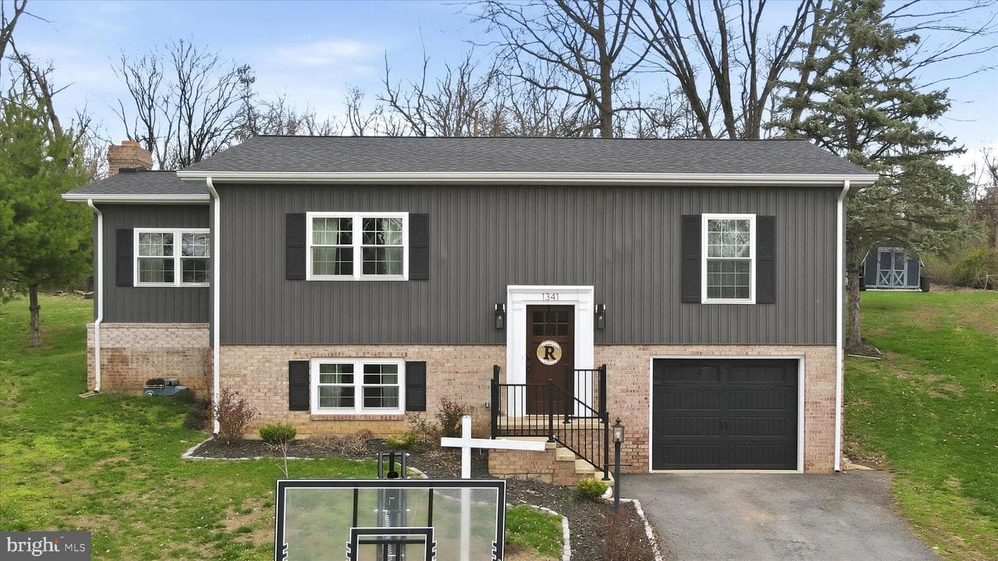 1341 Outer Drive photo 1