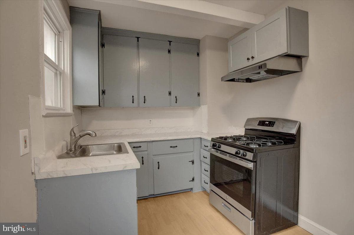 1005 Columbia Road photo 11