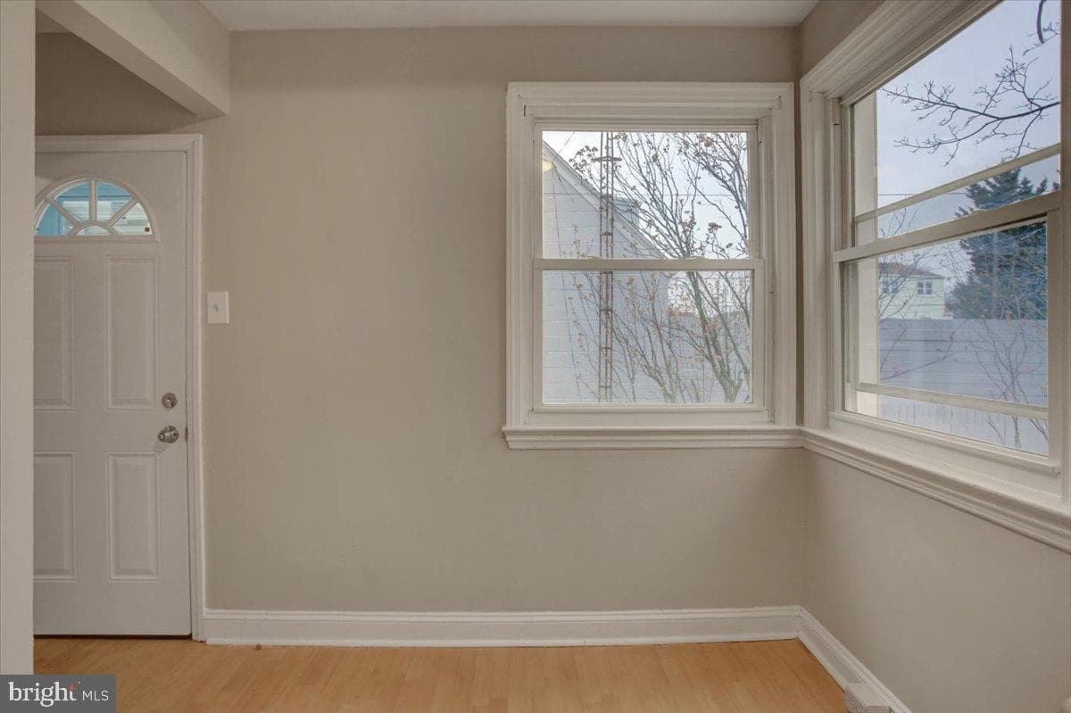 1005 Columbia Road photo 12