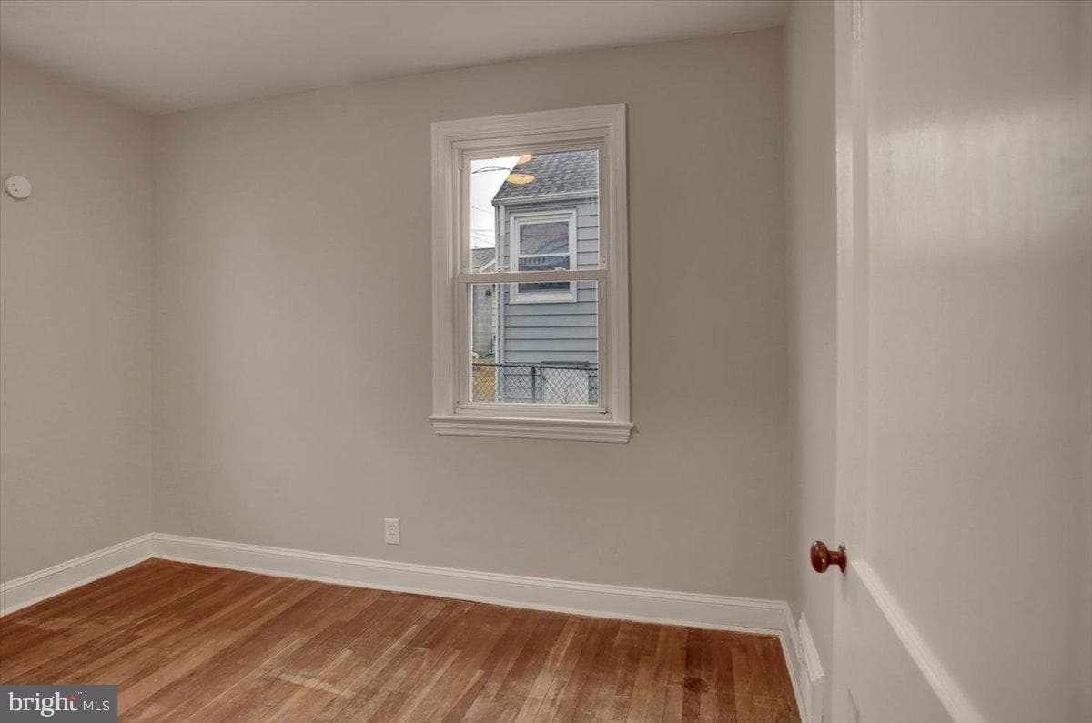 1005 Columbia Road photo 14