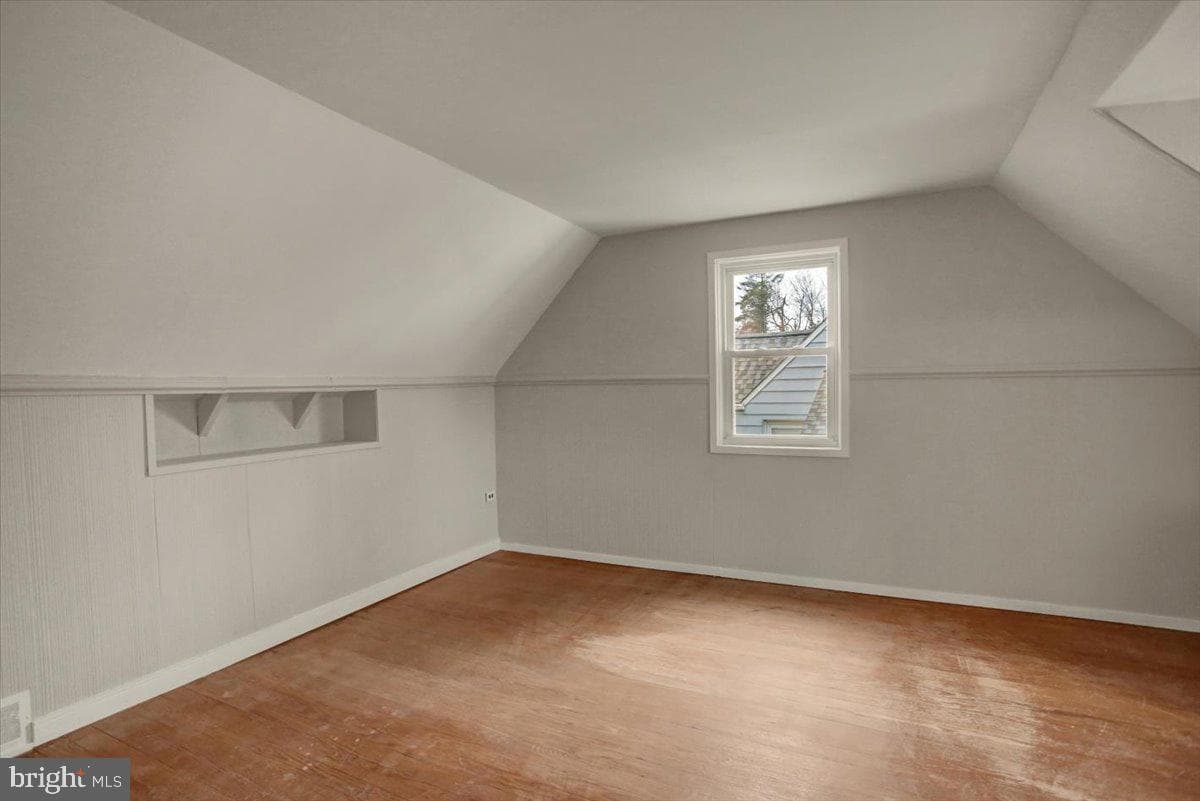 1005 Columbia Road photo 19