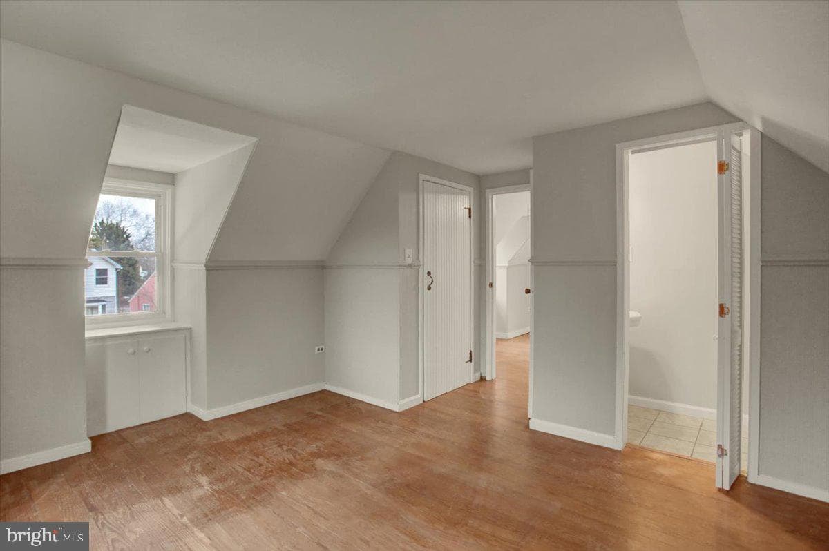 1005 Columbia Road photo 20