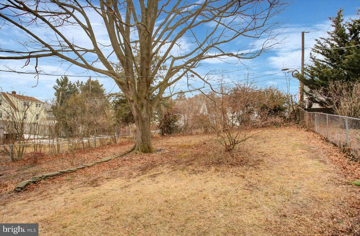 1005 Columbia Road photo 21