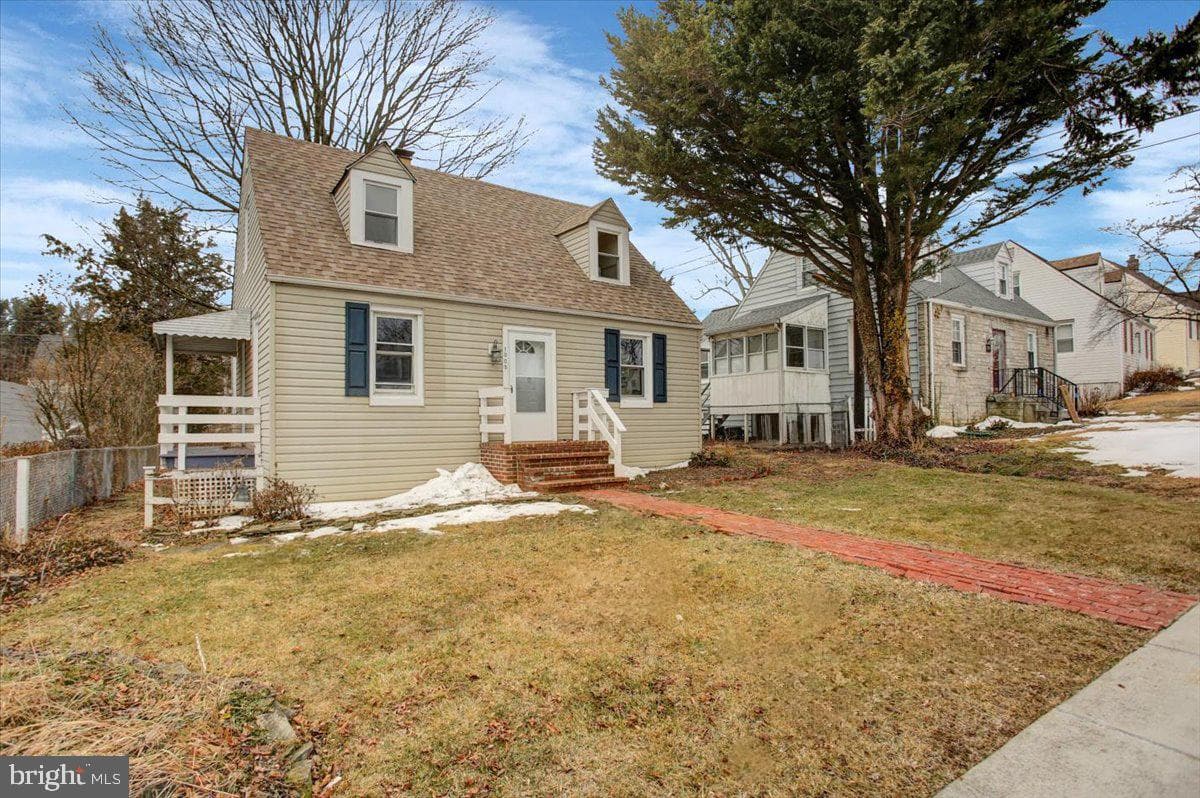 1005 Columbia Road photo 3