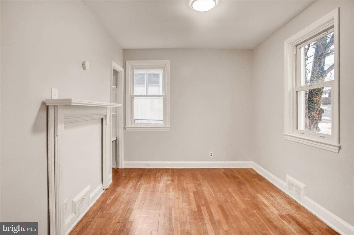 1005 Columbia Road photo 7