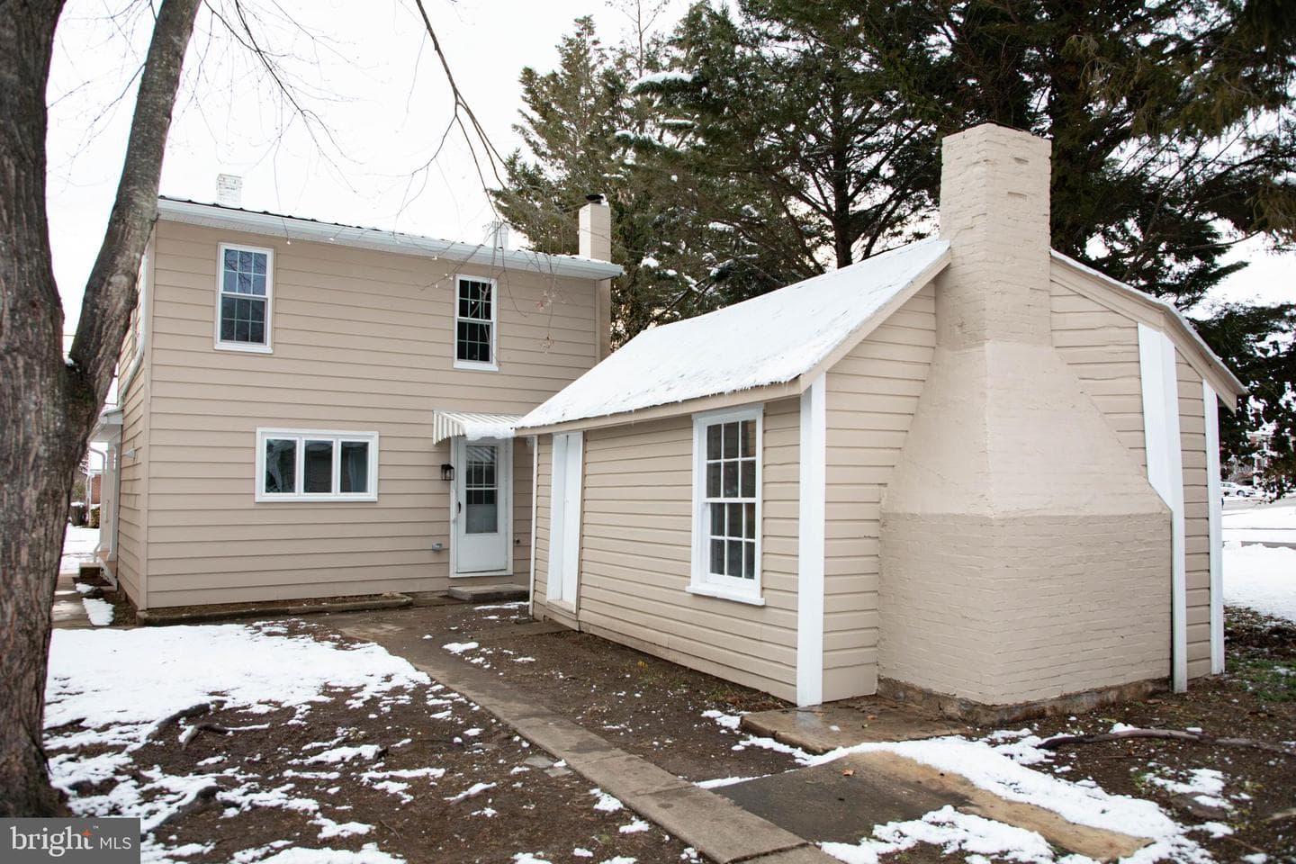 305 Main Street N photo 17