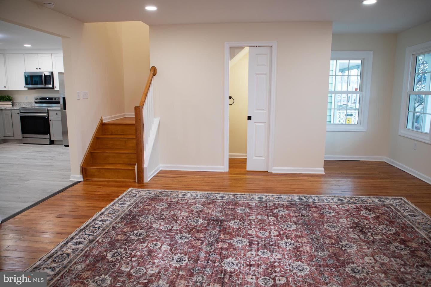 305 Main Street N photo 5