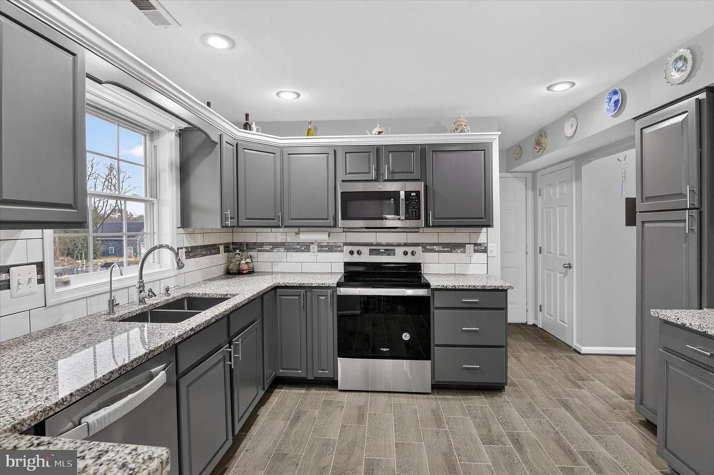 12214 Bucky Avenue photo 13