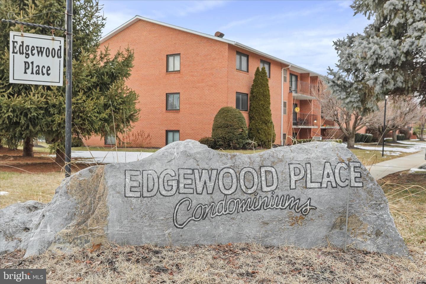 1633 Edgewood Place #1 photo 6
