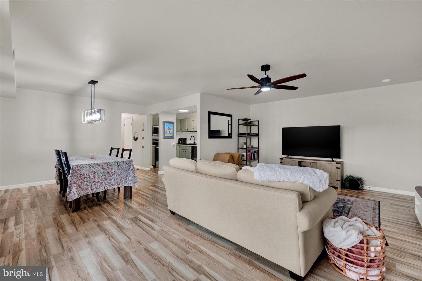 1633 Edgewood Place #201 photo 4