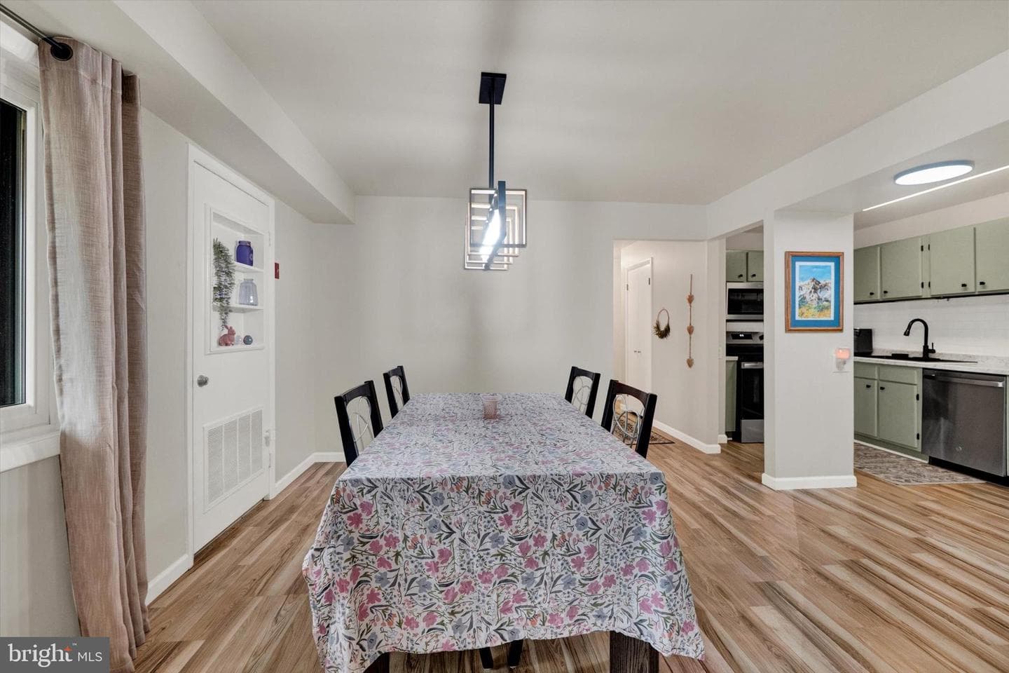 1633 Edgewood Place #201 photo 5