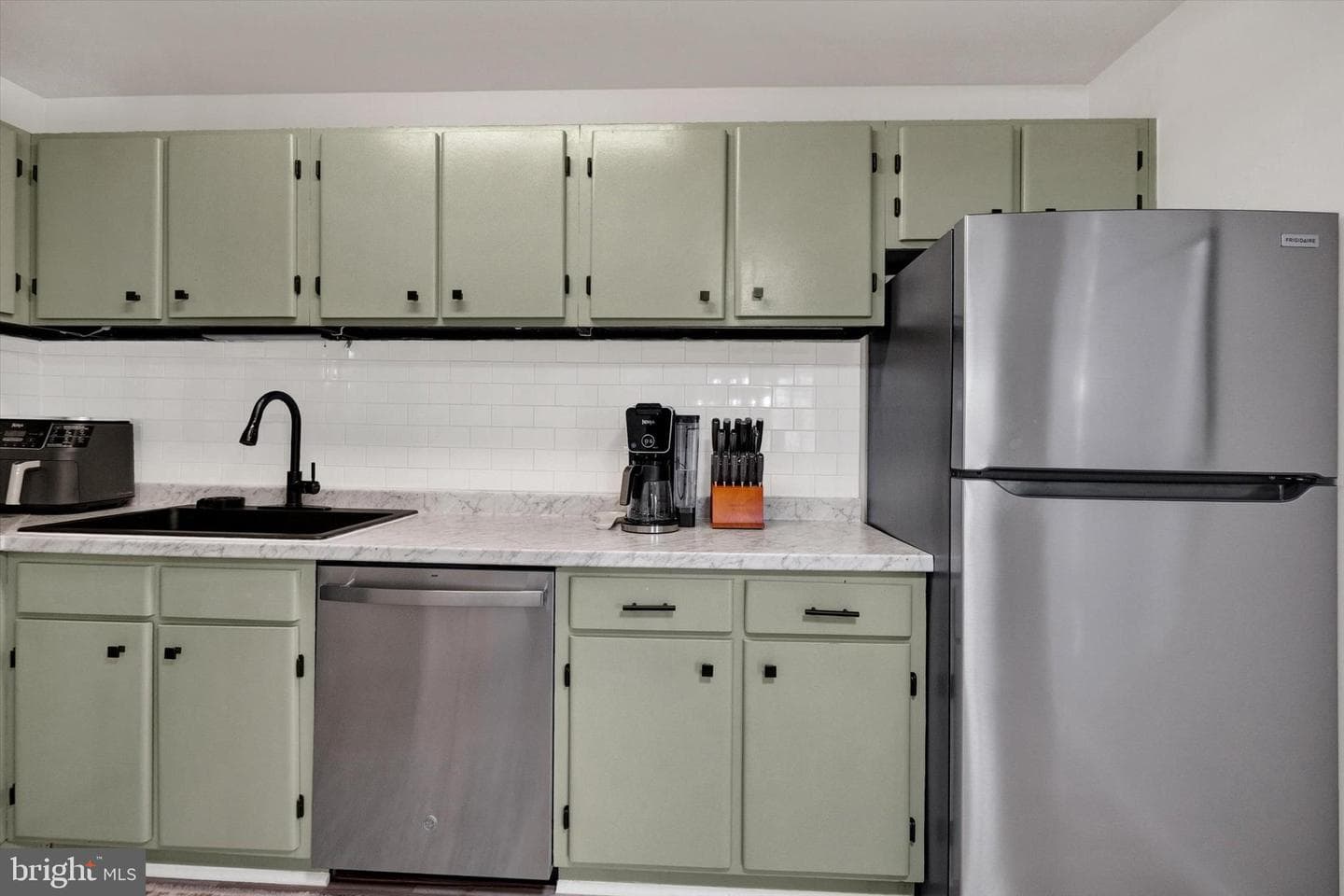 1633 Edgewood Place #201 photo 9