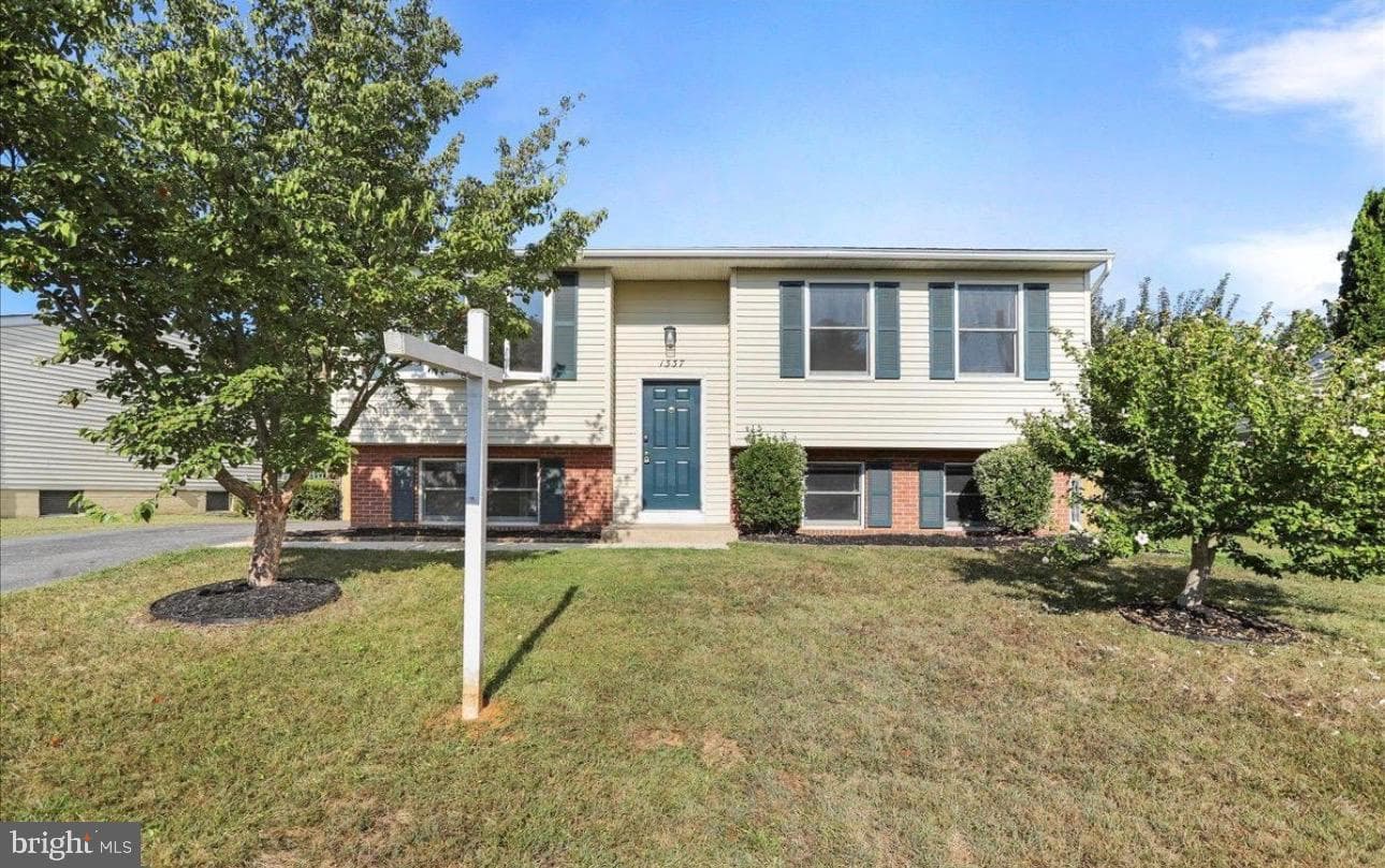 1337 Cedarwood Drive, Hagerstown