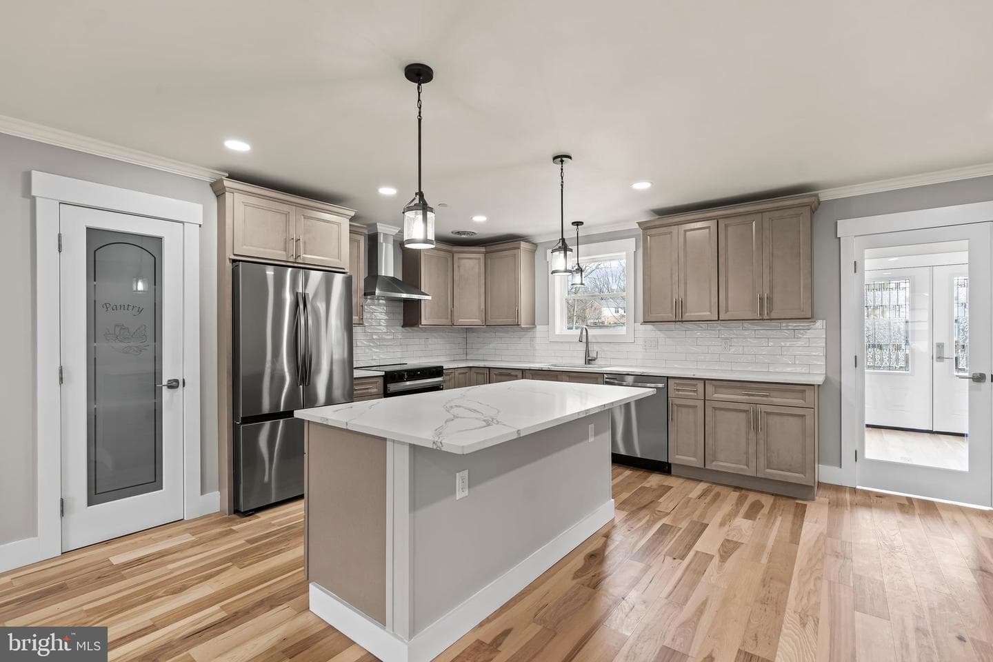 18212 Woodside Drive photo 11