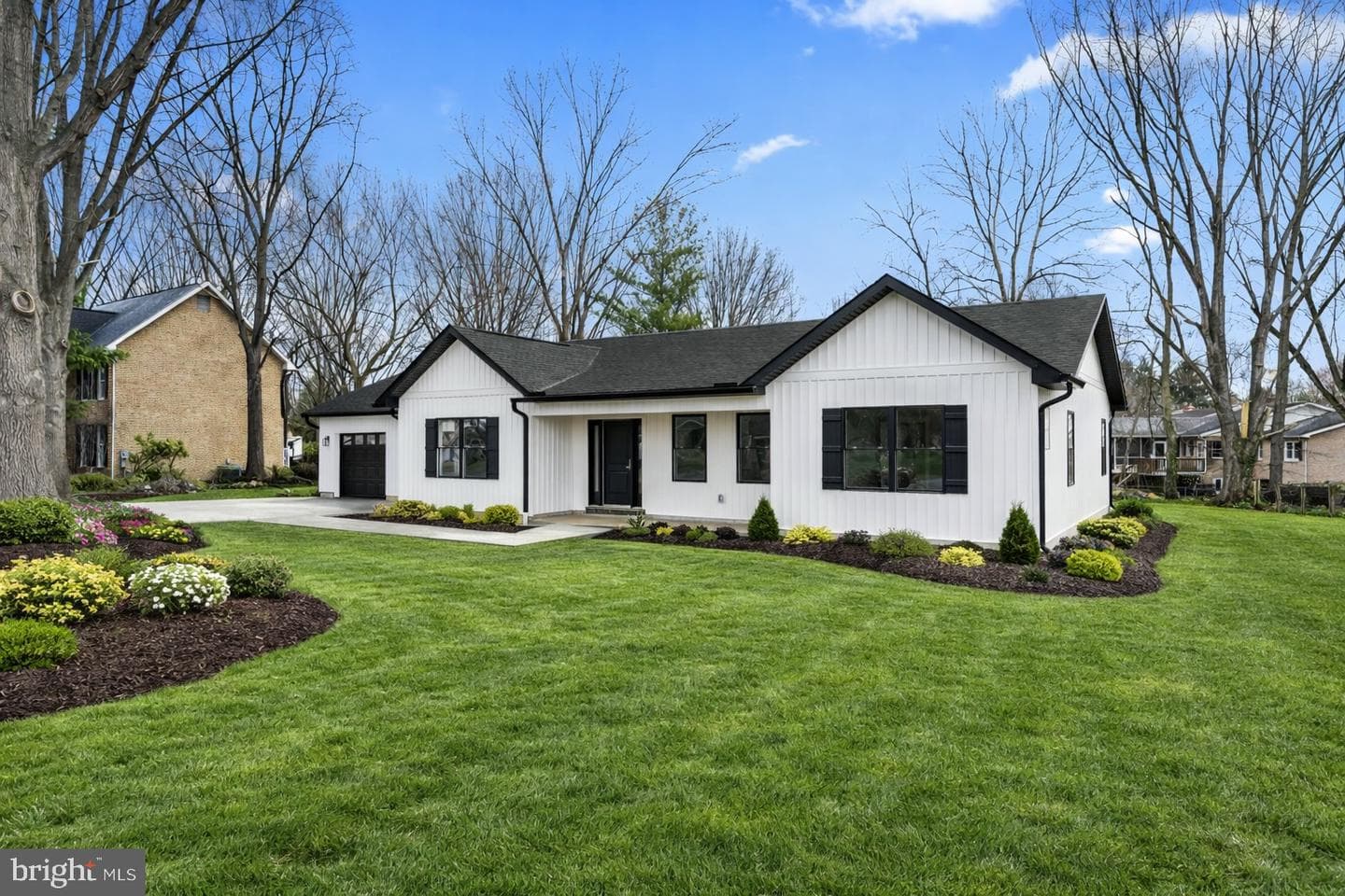 18212 Woodside Drive photo 3