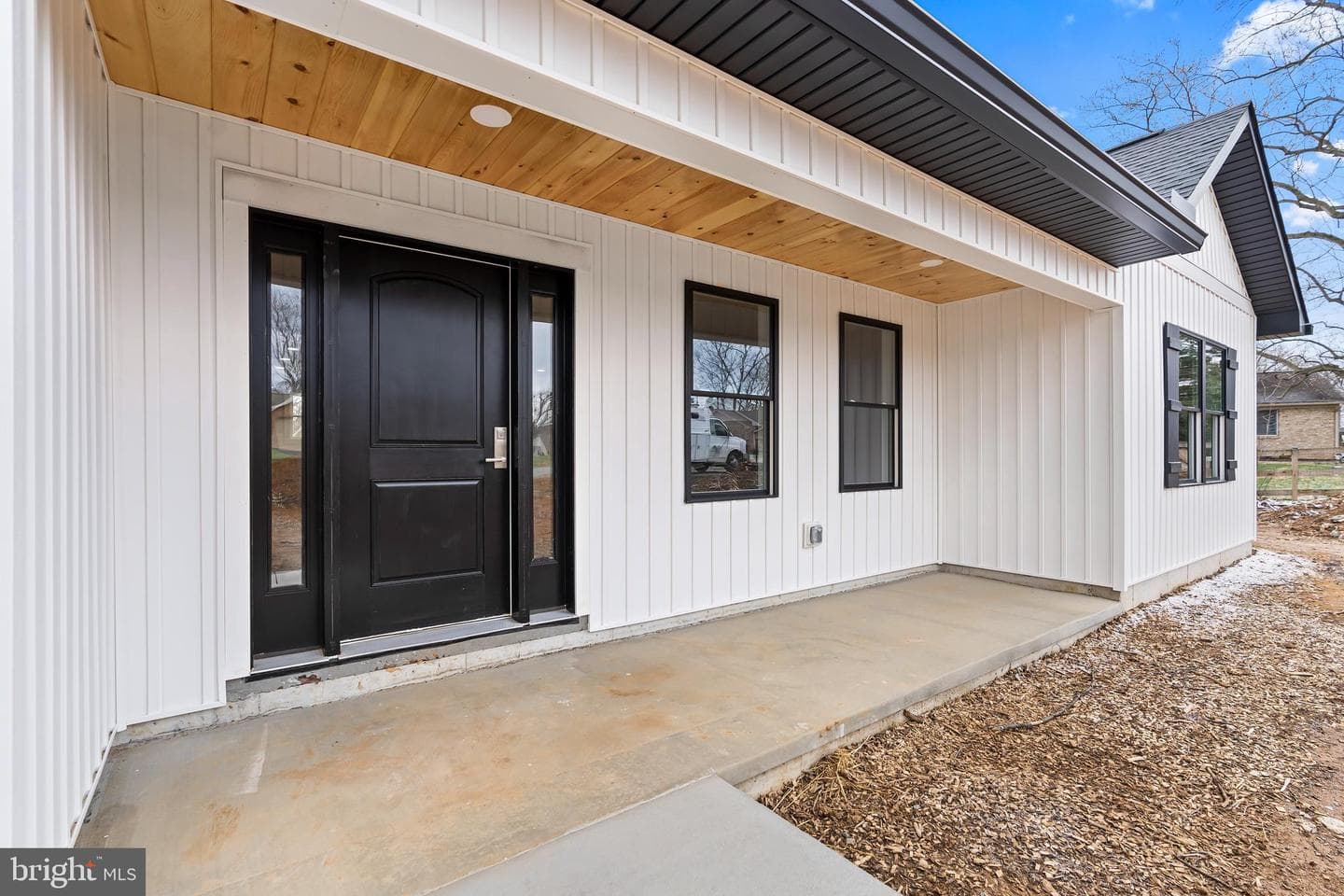 18212 Woodside Drive photo 4