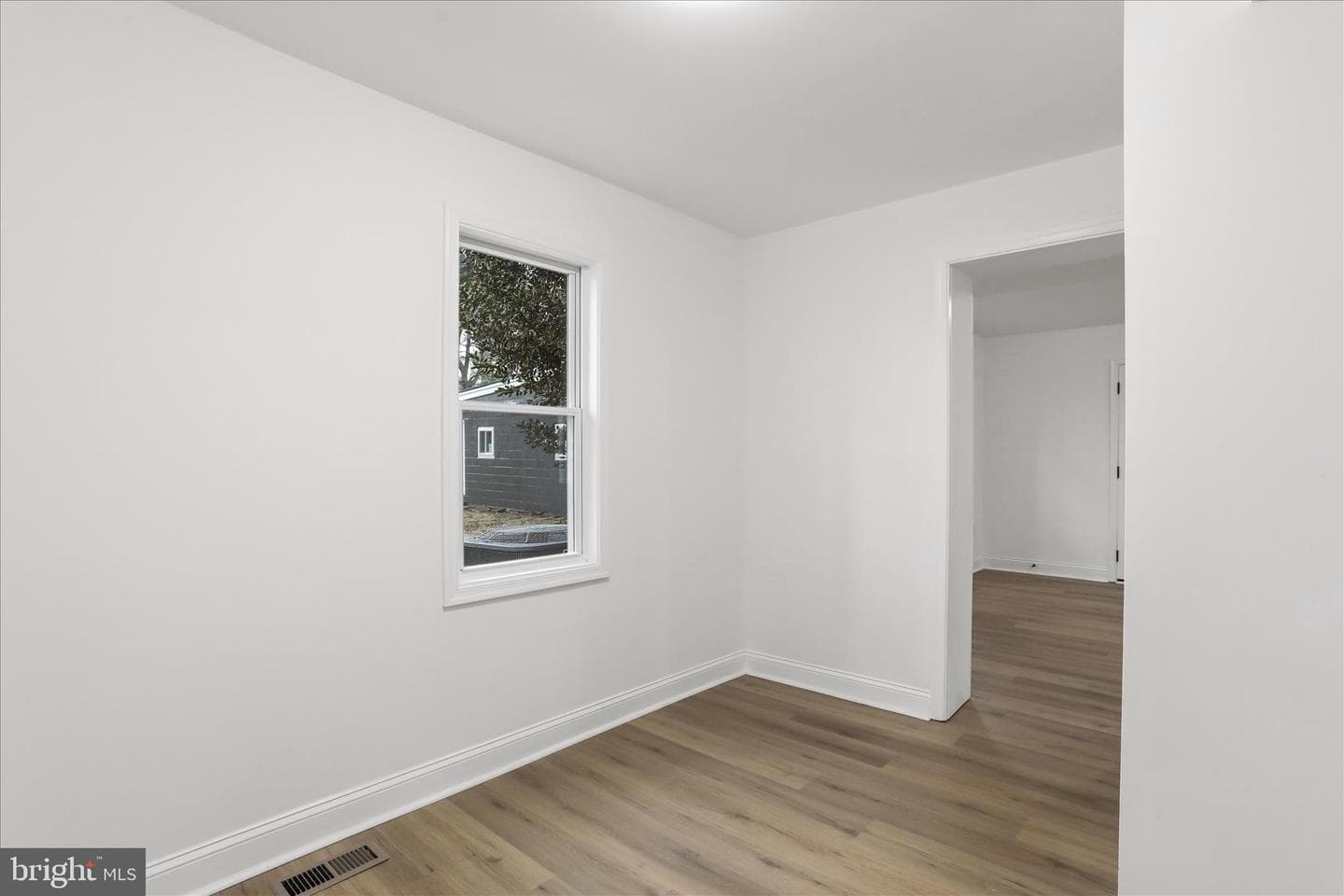 11424 Englewood Road photo 18