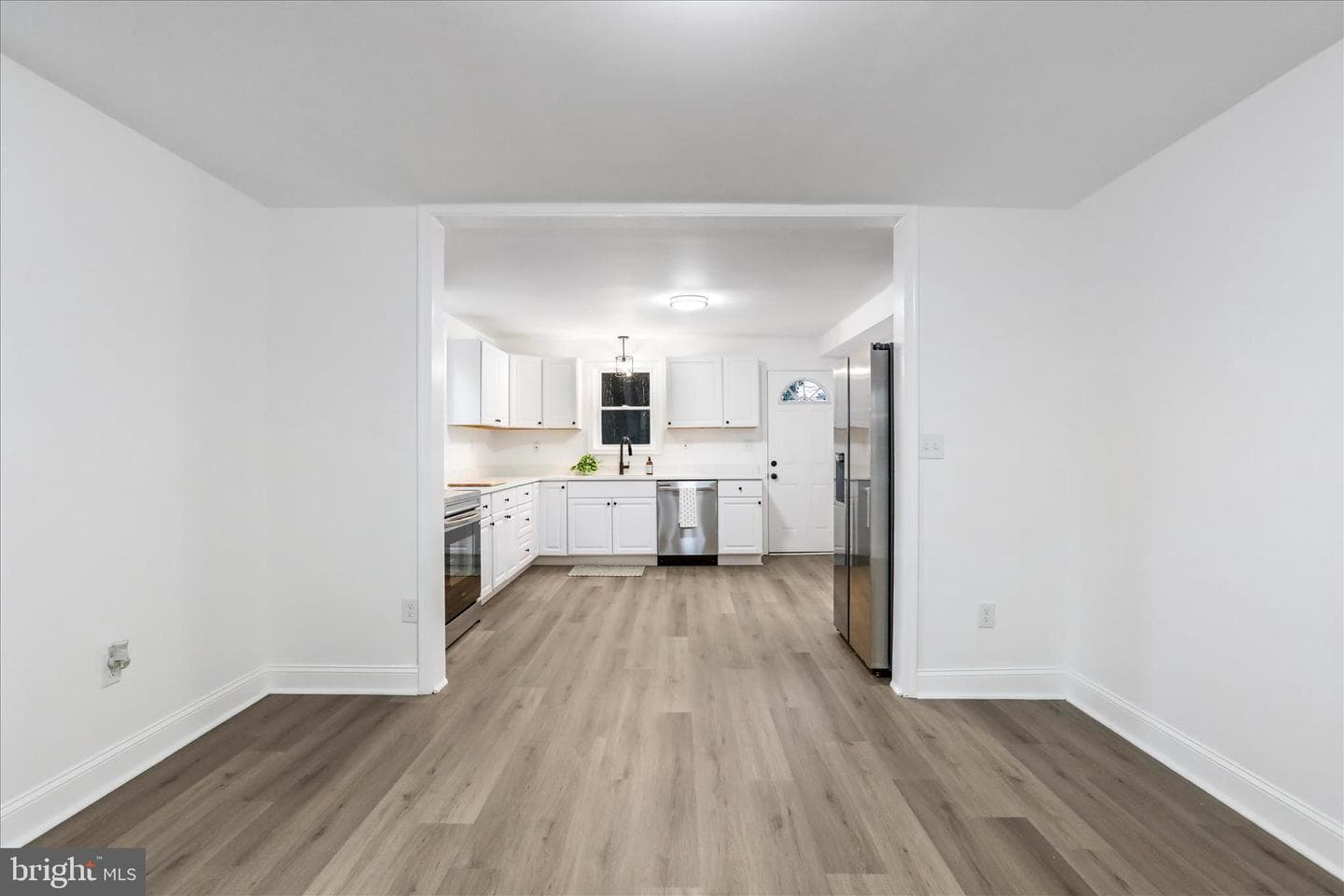 11424 Englewood Road photo 8