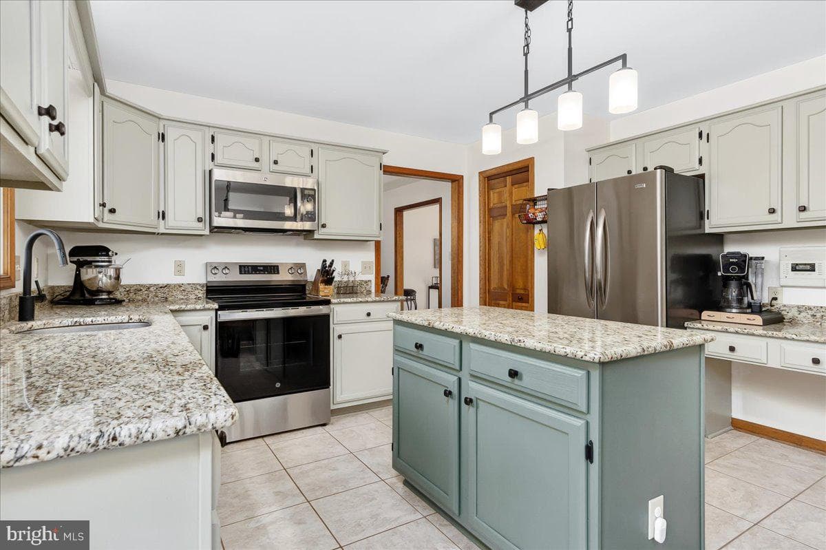 8704 Jans Court photo 5