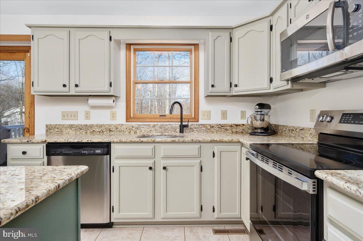 8704 Jans Court photo 8